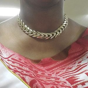 Broad Link Choker